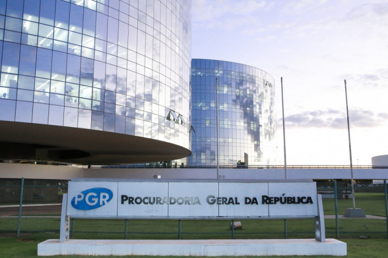 PGR deve receber inquérito da PF que indicia Bolsonaro e mais 36 na próxima semana