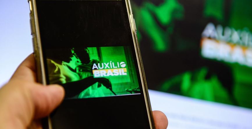 Beneficiários do Auxílio Brasil têm até o dia 14 para atualizar dados
