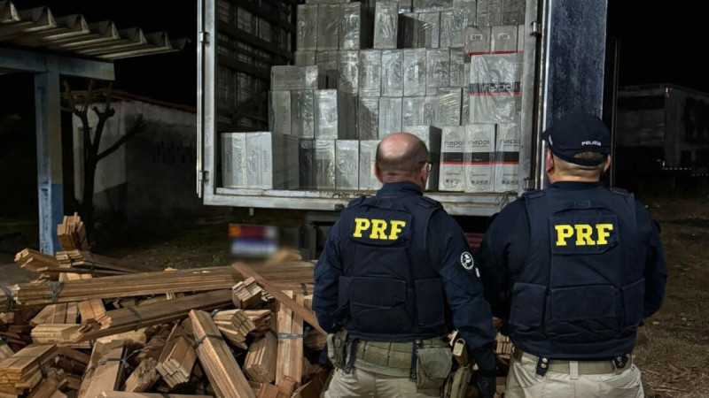 PRF apreende mais de 270 mil maços de cigarros ilegais transportados em caminhão no MA; motorista foi detido