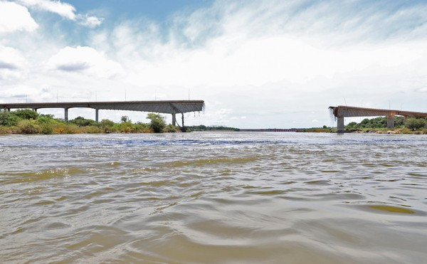 Ministério da Saúde orienta população sobre eventual contaminação do Rio Tocantins, por causa de queda da ponte JK; veja recomendações
