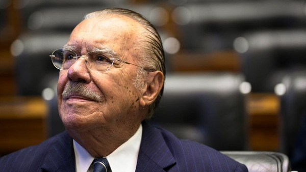 Ex-presidente José Sarney é diagnosticado com Covid-19 aos 94 anos