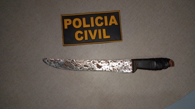 Mulher é presa suspeita de praticar assalto em parada de ônibus na Grande São Luís