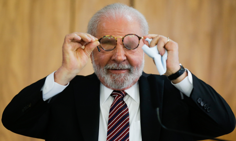 Lula precisa ajustar sua visão atual da política e promover uma reforma ministerial urgente