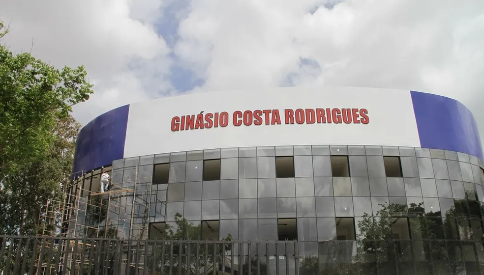 Federação pune escola e árbitros após caso de racismo contra aluno durante partida de jogos escolares em São Luís