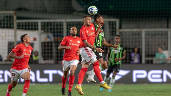 Inter tem 2 expulsos, perde do América-MG na Copa do Brasil com pênaltis polêmicos e amplia crise