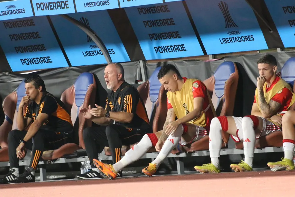 Análise: Inter sofre mais do que deveria na Venezuela, mas união alivia ambiente e ameniza crise