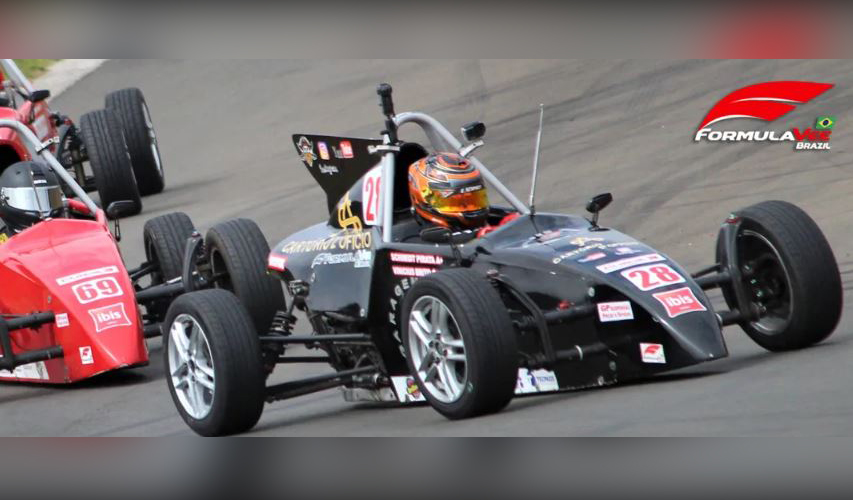Piloto imperatrizense é campeão na Fórmula Vee de automobilismo