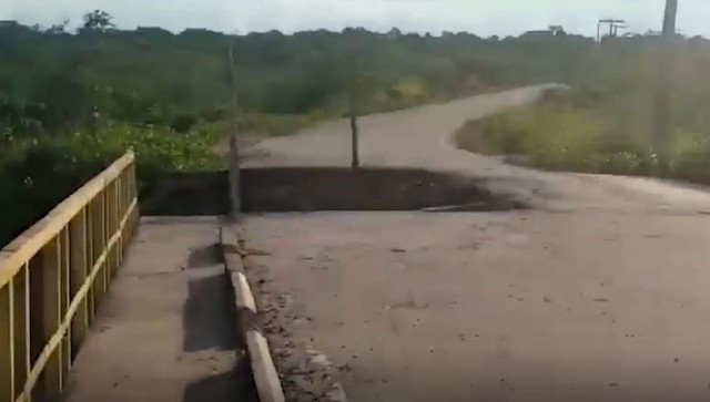Após fortes chuvas, cidade fica isolada no Maranhão