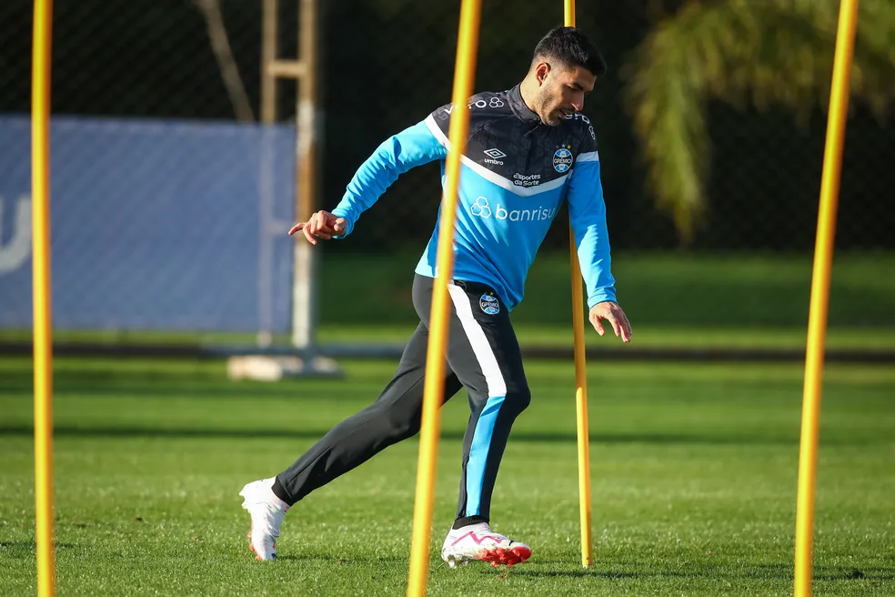 Suárez vai deixar o Grêmio? TV argentina diz que uruguaio estaria 