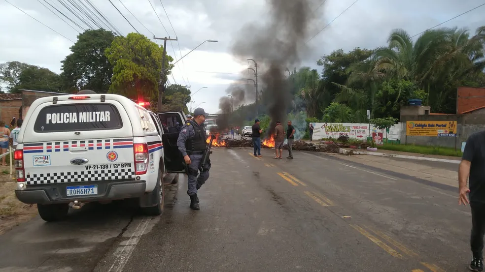 Após atropelamento de criança, moradores interditam a MA-201, na Grande São Luís