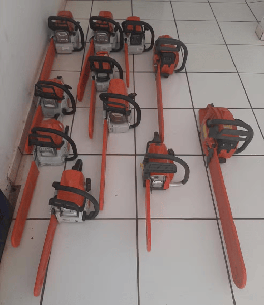 Polícia apreende 11 motosserras sem licença em São Domingos do Azeitão; dois empresários foram autuados