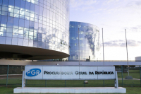 PGR deve receber inquérito da PF que indicia Bolsonaro e mais 36 na próxima semana