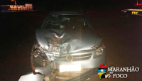 Acidente envolvendo uma moto e um carro deixa dois feridos na BR-010