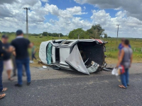 Duas pessoas morrem após serem arremessadas de veículo durante capotamento na BR-316, em Maranhãozinho