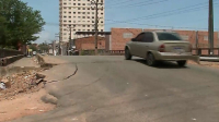 Ponte sobre córrego no bairro da Areinha, em São Luís, está em situação precária